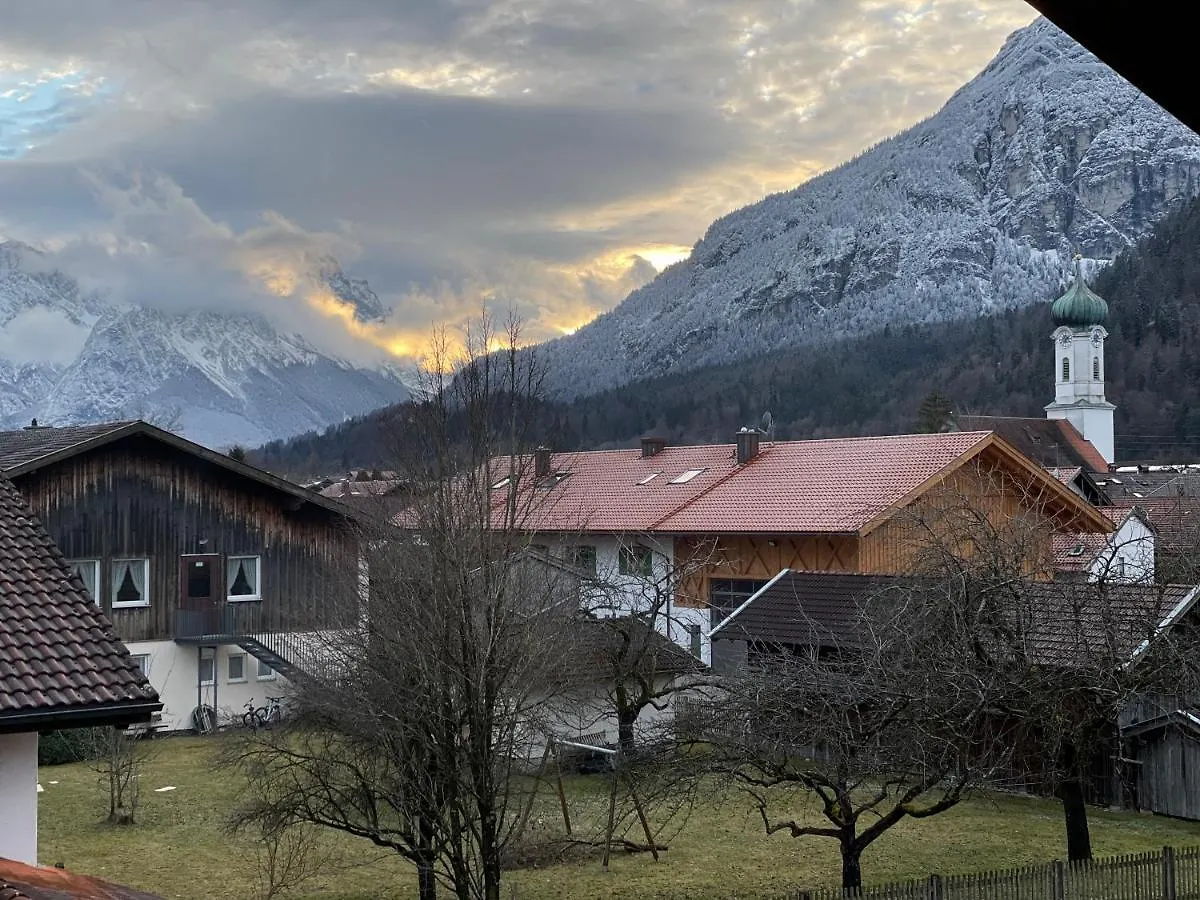 Dachgeschosswohnung Mit Traumhaftem Zugspitzblick Bei Garmisch Farchant Apartment